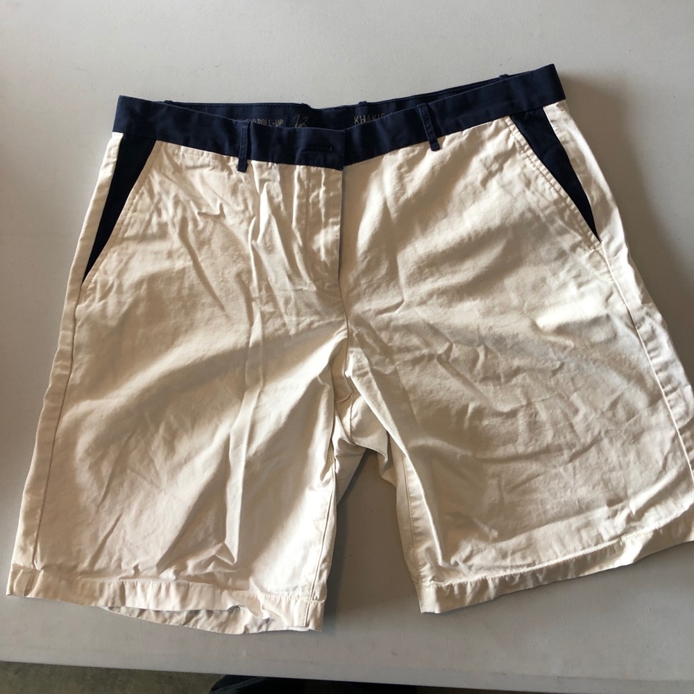 Gap shorts khaki and navy